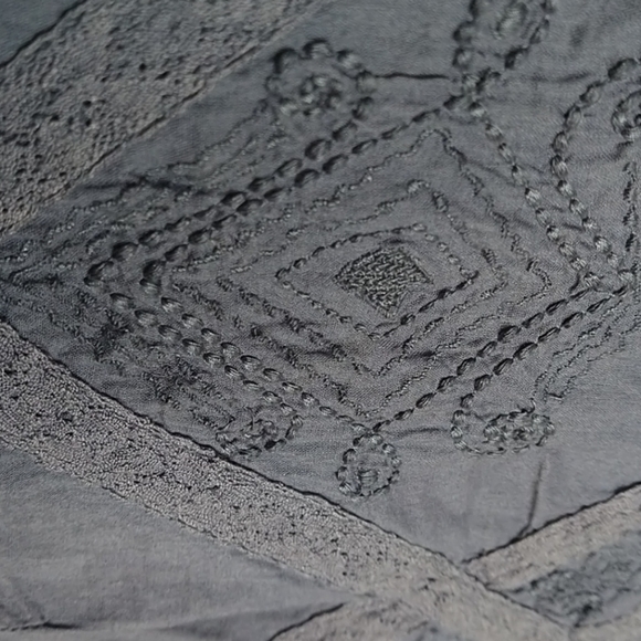 Blouse - Picture 3 of 3